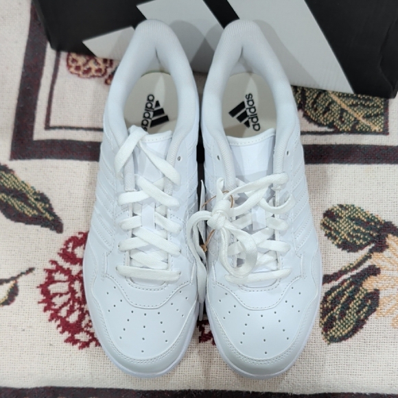 New Adidas Classic White Sneakers - Picture 3 of 7